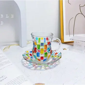 De colores pintados a mano de cristal de color de la taza de café taza de agua taza de té y platillo taza de dos piezas traje de uso doméstico