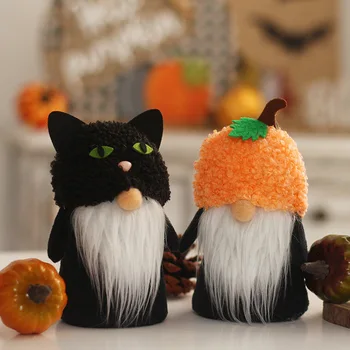 Halloween interior de una casa de adornos gato negro sombrero de la calabaza sin rostro viejo hombre lindo de la muñeca de la felpa muñeca de títeres